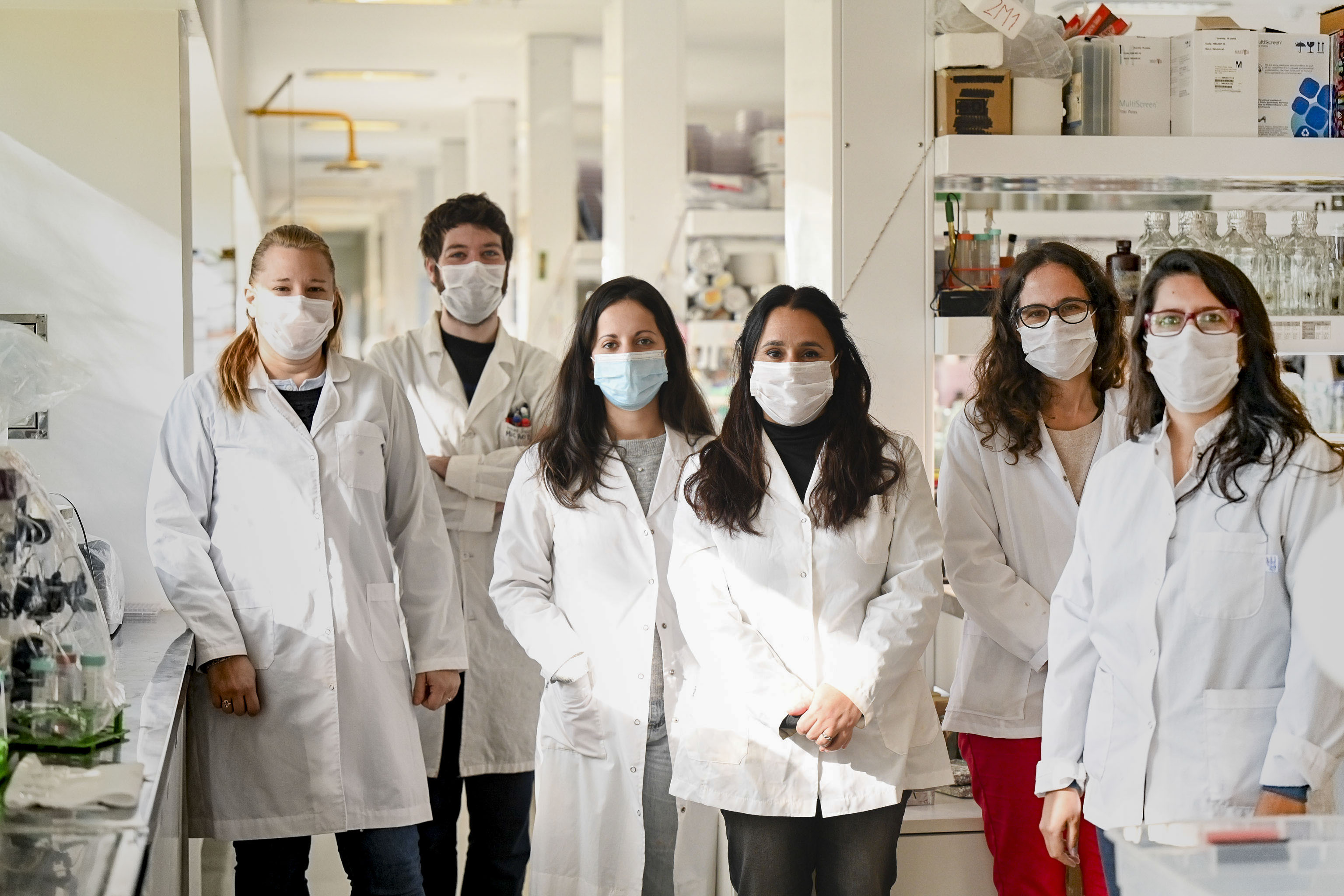 El equipo de científicos de la Universidad Nacional de San Martín que trabaja en el desarrollo de la vacuna argentina ARVAC Cecilia Grierson. Crédito: UNSAM